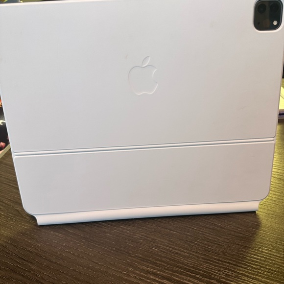 iPad 12 pro - Picture 2 of 2